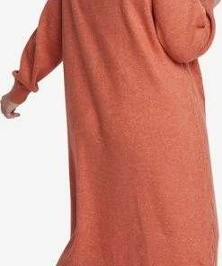 EVIVA - Gebreide Jurk Met Rolkraag - Lichtbruin -Exporteren dameskleding winkel 327x840 3