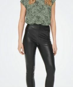 ONLY ONLVIC S/S AOP TOP NOOS PTM -Exporteren dameskleding winkel 410x840 3