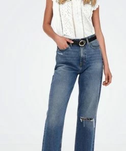 Only ONLINGE SL EMBROIDERY TOP - Cloud Dancer White 13 Only ONLINGE SL EMBROIDERY TOP - Cloud Dancer White -Exporteren dameskleding winkel 423x840 11