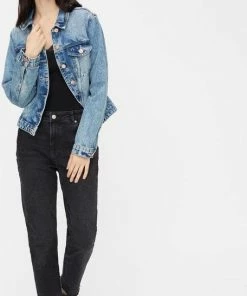 Pieces PCBARBERA LACE TOP NOOS 16 Pieces PCBARBERA LACE TOP NOOS -Exporteren dameskleding winkel 456x840