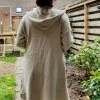 Puro Lino Warme Lange Vest In BEIGE Kleur Met Steek Zakken En Capuchon - Dames Vest - Maat 40/42