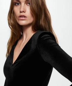 Mango Jurk Korte Fluwelen Jurk 37079088 99 Dames Maat - XS -Exporteren dameskleding winkel 541x840 3