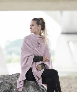 Onbekend Knit Factory Jazz Gebreid Omslagvest - Dames Poncho - Purple - One Size - Inclusief Sierspeld -Exporteren dameskleding winkel 550x488 6