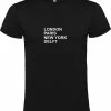 Roly Zwart T-Shirt Met “ LONDON, PARIS, NEW YORK, DELFT “ Afbeelding Wit Size L