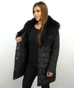 Gentile Bellini Lange Parka Dames Winterjas – Met Zwarte Faux Bontkraag – Zwart Jassen Dames Dames Jas -Exporteren dameskleding winkel 550x633 5