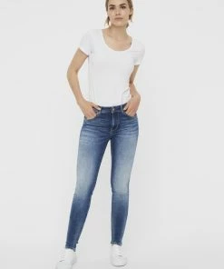 VERO MODA VMLUX MR SLIM JEANS RI310 NOOS Dames Jeans - Maat M X L30 -Exporteren dameskleding winkel 550x711 1