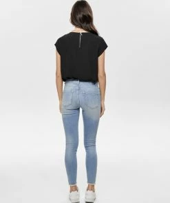 ONLY ONLVIC S/S SOLID TOP NOOS WVN Dames Top- Maat 42 18 ONLY ONLVIC S/S SOLID TOP NOOS WVN Dames Top- Maat 42 -Exporteren dameskleding winkel 550x733 232