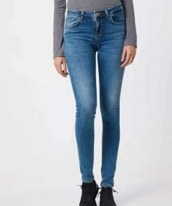 LTB Jeans LTB Nicole Jeans Volwassenen Lichtblauw 36 LTB Jeans LTB Nicole Jeans Volwassenen Lichtblauw -Exporteren dameskleding winkel 550x733 27