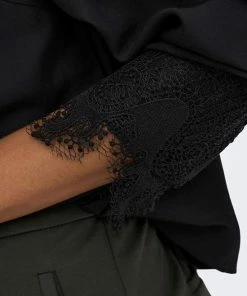 Only Blouse Onllola Ls Lace Insert Top Wvn 15268020 Black Dames Maat - M -Exporteren dameskleding winkel 550x733 286