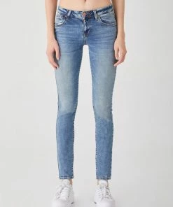 LTB Jeans LTB Nicole Jeans Volwassenen Lichtblauw 41 LTB Jeans LTB Nicole Jeans Volwassenen Lichtblauw -Exporteren dameskleding winkel 550x733 31
