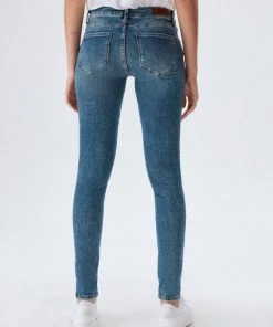 LTB Jeans LTB Nicole Jeans Volwassenen Lichtblauw -Exporteren dameskleding winkel 550x733 397