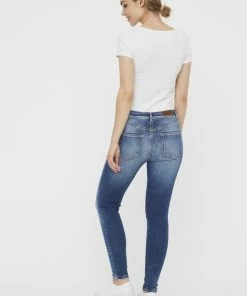 VERO MODA VMLUX MR SLIM JEANS RI310 NOOS Dames Jeans - Maat M X L30 -Exporteren dameskleding winkel 550x767 1