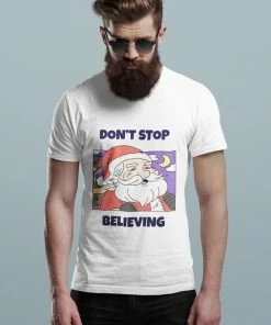 Feel Free Design Christmas T-Shirt | Don't Stop Believing | Cartoon | 100% Organisch Katoen | Wit | Maat S -Exporteren dameskleding winkel 550x777 19
