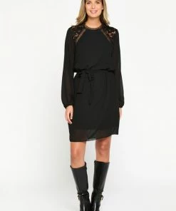 LOLALIZA Rechte Jurk Met Kant - Zwart - Maat 46 -Exporteren dameskleding winkel 550x780 27