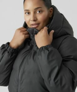 VERO MODA Curve Vero Moda Puffer Jas VMNOE 9 VERO MODA Curve Vero Moda Puffer Jas VMNOE -Exporteren dameskleding winkel 550x810 2