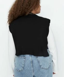 Trendyol Vrouwen Mouwloos Poncho Grote Maten Trui -Exporteren dameskleding winkel 550x811 1