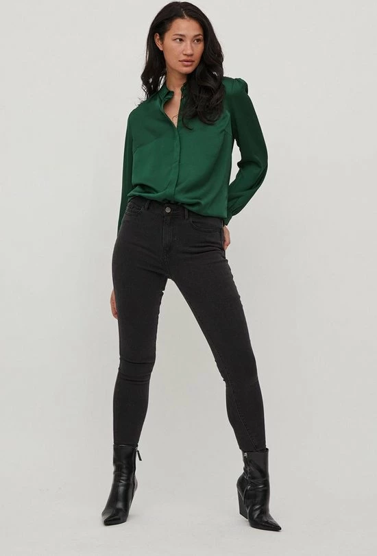 Vila Blouse Viellette Satin L/s Shirt/su - Noos 14063320 Pineneedle Dames Maat - W34 5 Vila Blouse Viellette Satin L/s Shirt/su - Noos 14063320 Pineneedle Dames Maat - W34 - Afbeelding 3