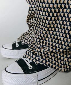 Colourful Rebel Retro Geo Broek Geel Dames - Wijduitlopende Fit - Polyester - S 11 Colourful Rebel Retro Geo Broek Geel Dames - Wijduitlopende Fit - Polyester - S -Exporteren dameskleding winkel 550x824 100