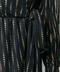 Colourful Rebel Lola Jurk Zwart Dames - Basic Fit - Polyester - XL -Exporteren dameskleding winkel 550x824 35