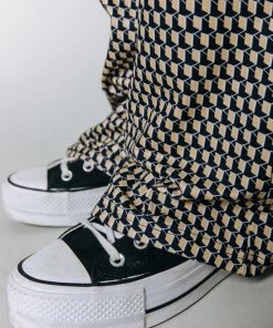 Colourful Rebel Retro Geo Broek Geel Dames - Wijduitlopende Fit - Polyester - L 11 Colourful Rebel Retro Geo Broek Geel Dames - Wijduitlopende Fit - Polyester - L -Exporteren dameskleding winkel 550x824 73