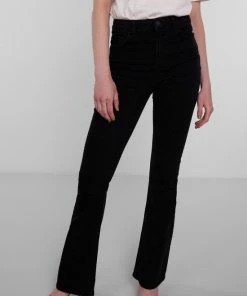 Pieces Dames 17111068 PEGGY FLARED HW JEANS BL-VI BC Zwart - Maat M -Exporteren dameskleding winkel 550x825 167