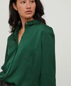 Vila Blouse Viellette Satin L/s Shirt/su - Noos 14063320 Pineneedle Dames Maat - W34 20 Vila Blouse Viellette Satin L/s Shirt/su - Noos 14063320 Pineneedle Dames Maat - W34 -Exporteren dameskleding winkel 550x825 185