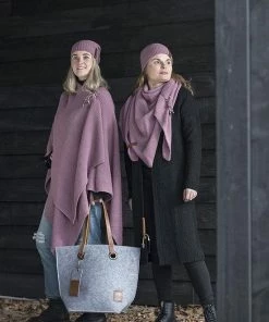 Onbekend Knit Factory Jazz Gebreid Omslagvest - Dames Poncho - Purple - One Size - Inclusief Sierspeld -Exporteren dameskleding winkel 550x825 485