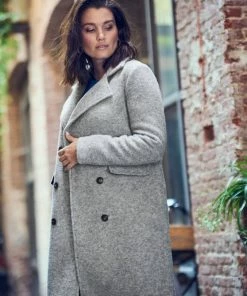 Cassis Effen, Wollen Jas Met Dubbele Rij Knopen Effen, Wollen Jas Met Dubbele Rij Knopen 21 Cassis Effen, Wollen Jas Met Dubbele Rij Knopen Effen, Wollen Jas Met Dubbele Rij Knopen -Exporteren dameskleding winkel 550x825 80